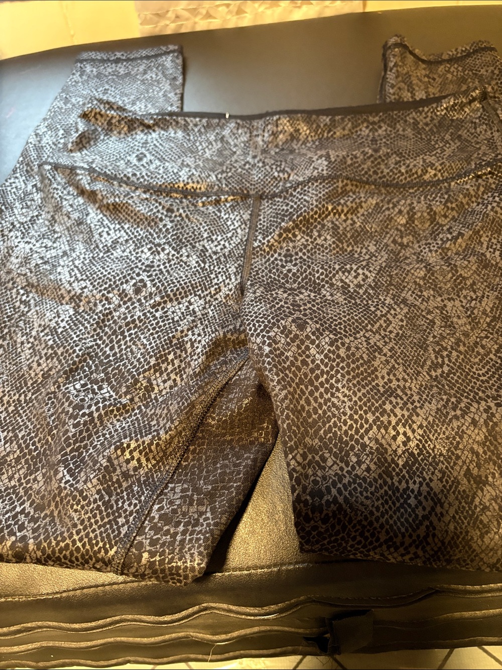 Snake-Print High-Rise Leggings in Black and Gray